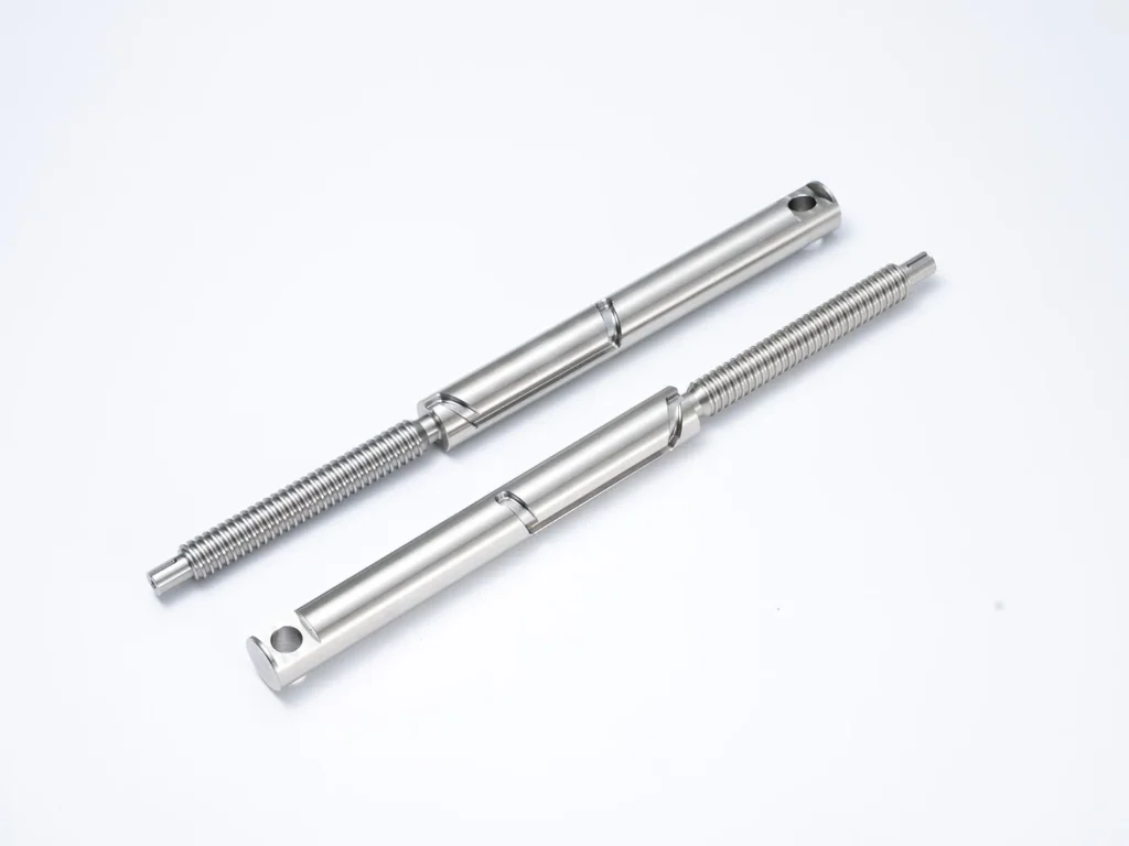 Justerbare metalstangender