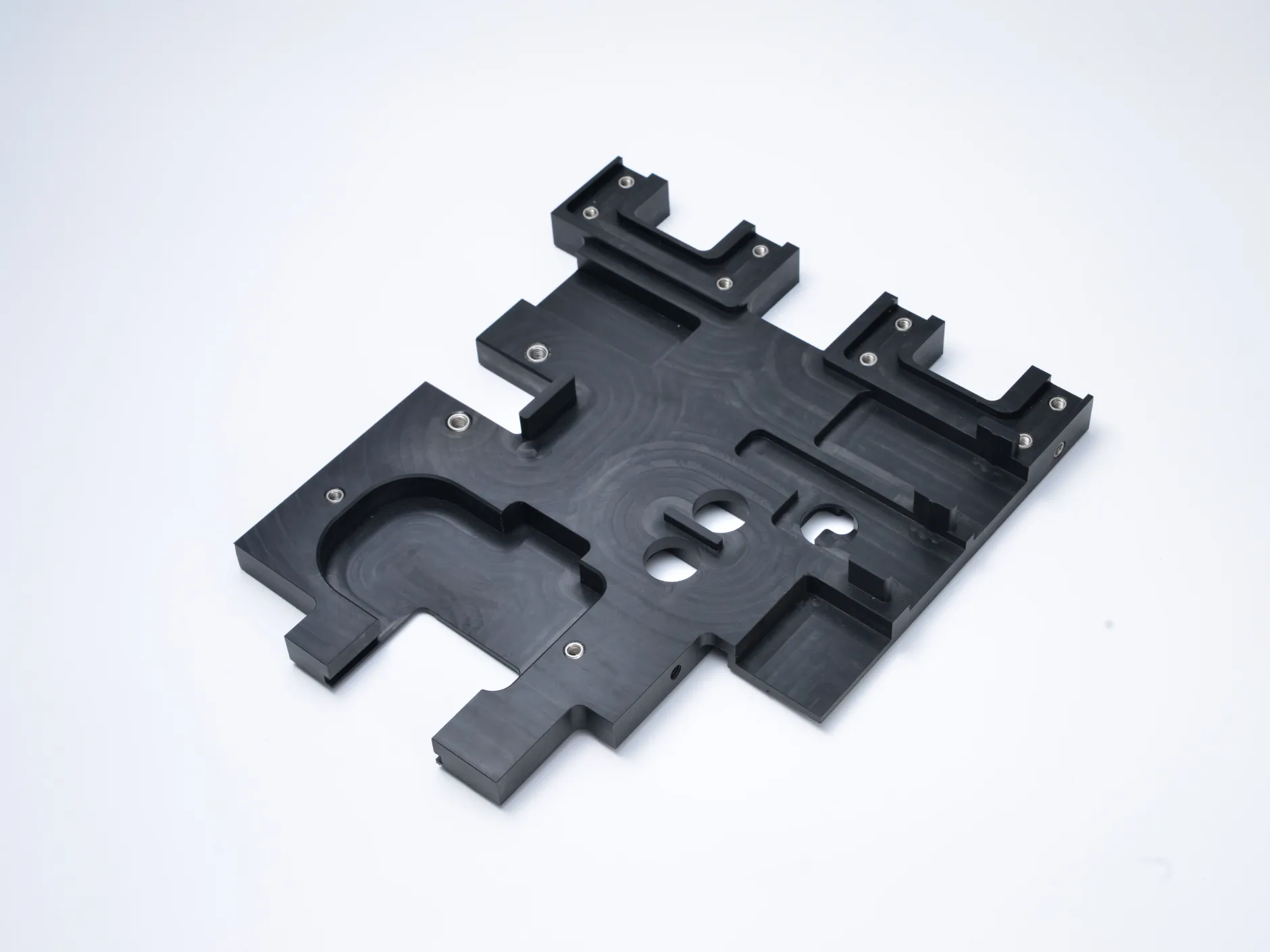 Zwart mechanisch onderdeel