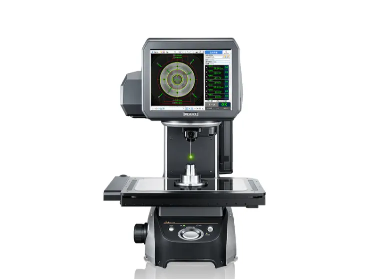 Optical measuring machine with screen